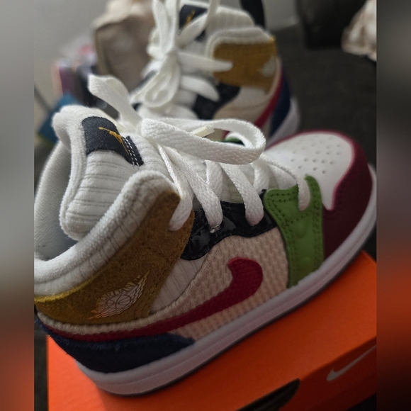 Nike Multicolor Kids Sneakers - Picture 5 of 16